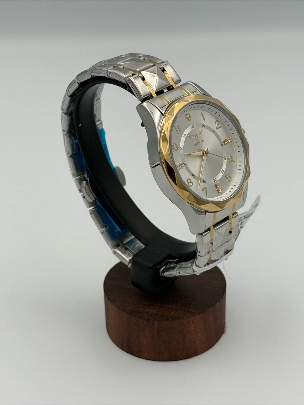 NEW Invicta Specialty 69023 Men’s Two-Tone Quartz Watch 41mm With Box